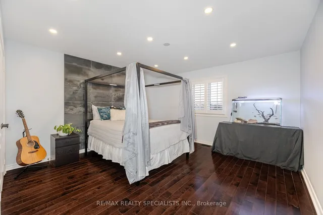 Additional image 31 of 28 Kippen Crt