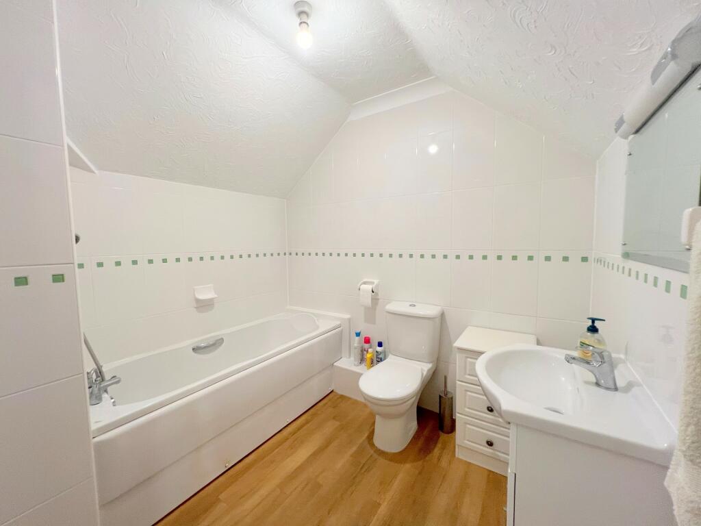 Additional image 8 of Cheridah Court, Spencer Road, New Milton, Hampshire. BH25 6BZ