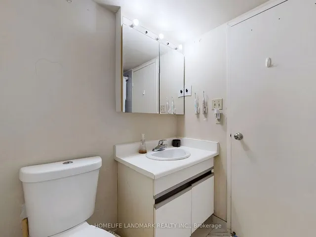 Additional image 8 of 1001 Bay St Unit 701