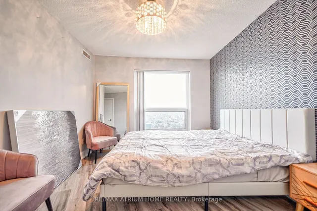 Additional image 28 of 135 Village Green Sq Unit 3422