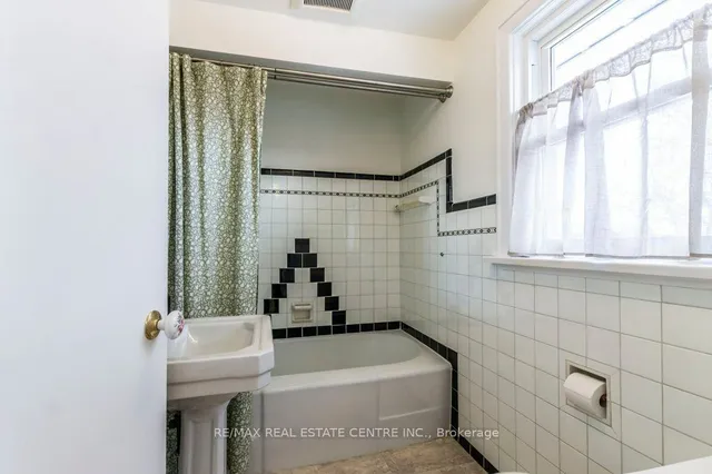 Additional image 17 of 12 Mckenzie Ave