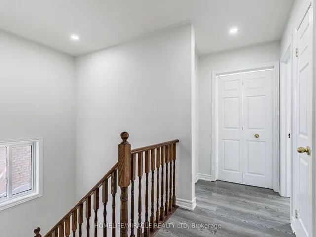 Additional image 32 of 76 Fallstar Cres