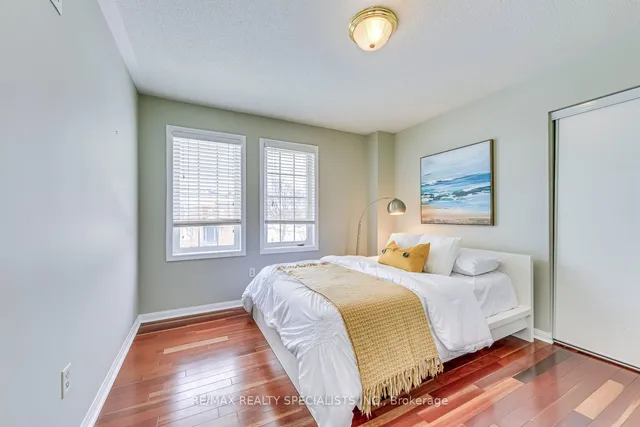 Additional image 22 of 5926 Whitehorn Ave