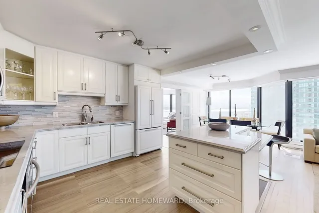 Additional image 16 of 65 Harbour Sq Unit 1404