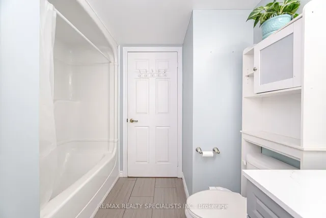 Additional image 20 of 2035 Appleby Line Unit 303