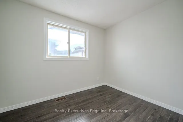 Additional image 19 of 28 Summerhill Cres