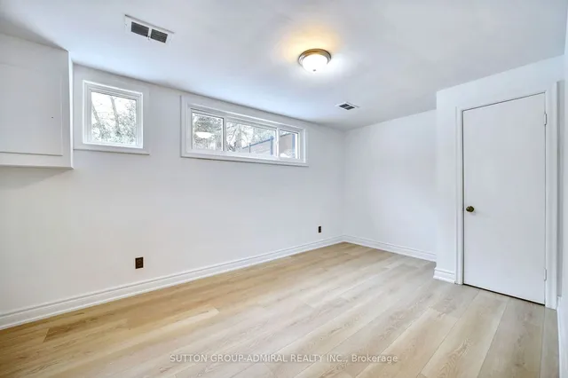 Additional image 33 of 9 Southwell Dr