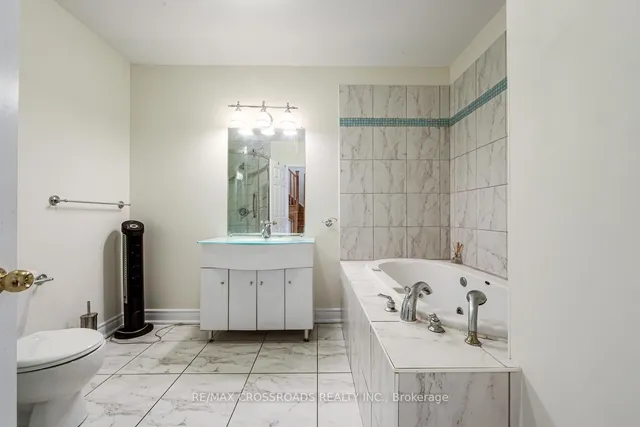 Additional image 18 of 114 Tisdale Ave