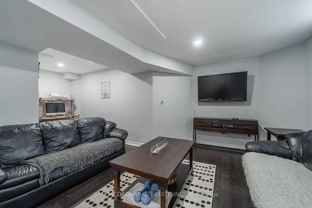 Additional image 18 of 5599 Brenchley Ave