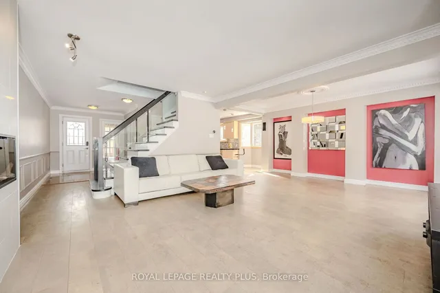 Additional image 5 of 1521 Grazia Crt