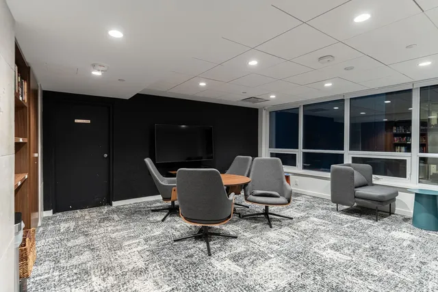 Additional image 39 of 71 Simcoe St Unit 2201