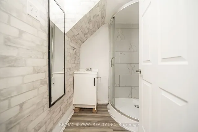 Additional image 32 of 50 Festoon Pl