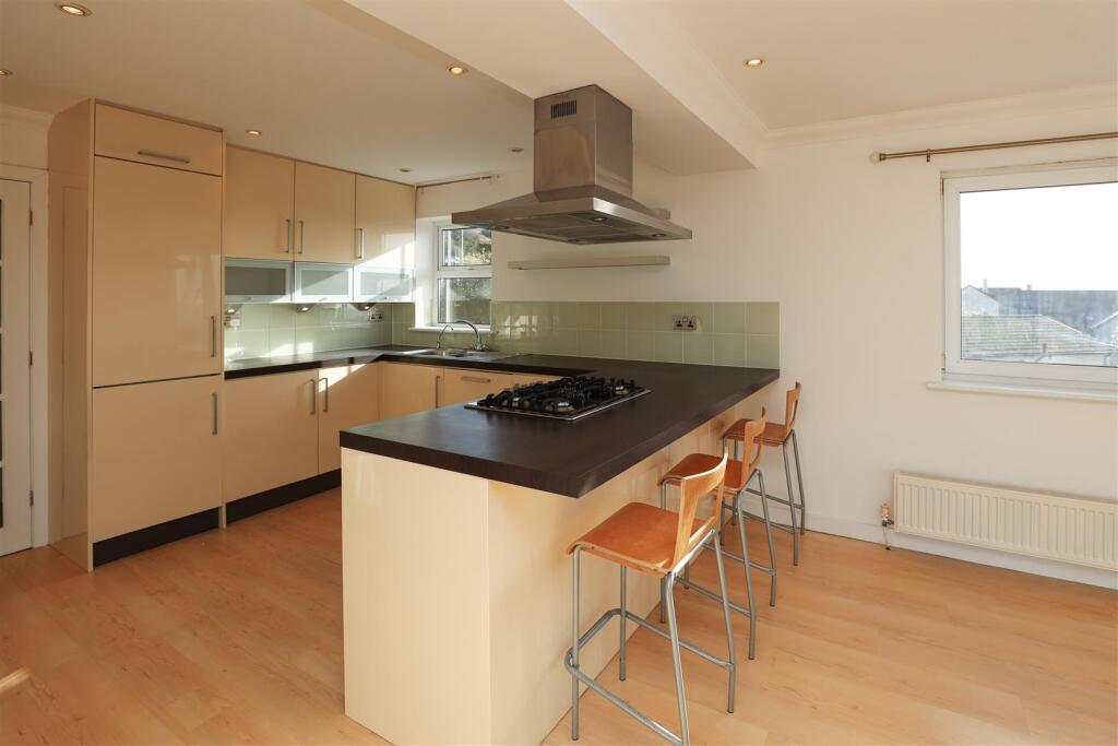 Additional image 17 of 10, Y Graig, Ogmore By Sea, Vale Of Glamorgan, CF32 0QN