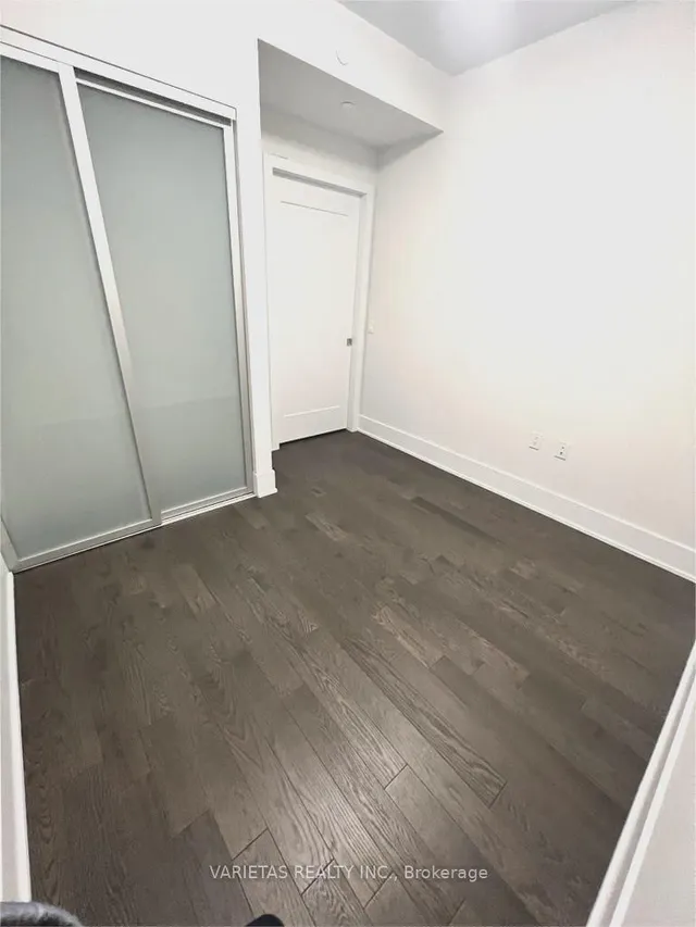 Additional image 7 of 585 Bloor St Unit 4319