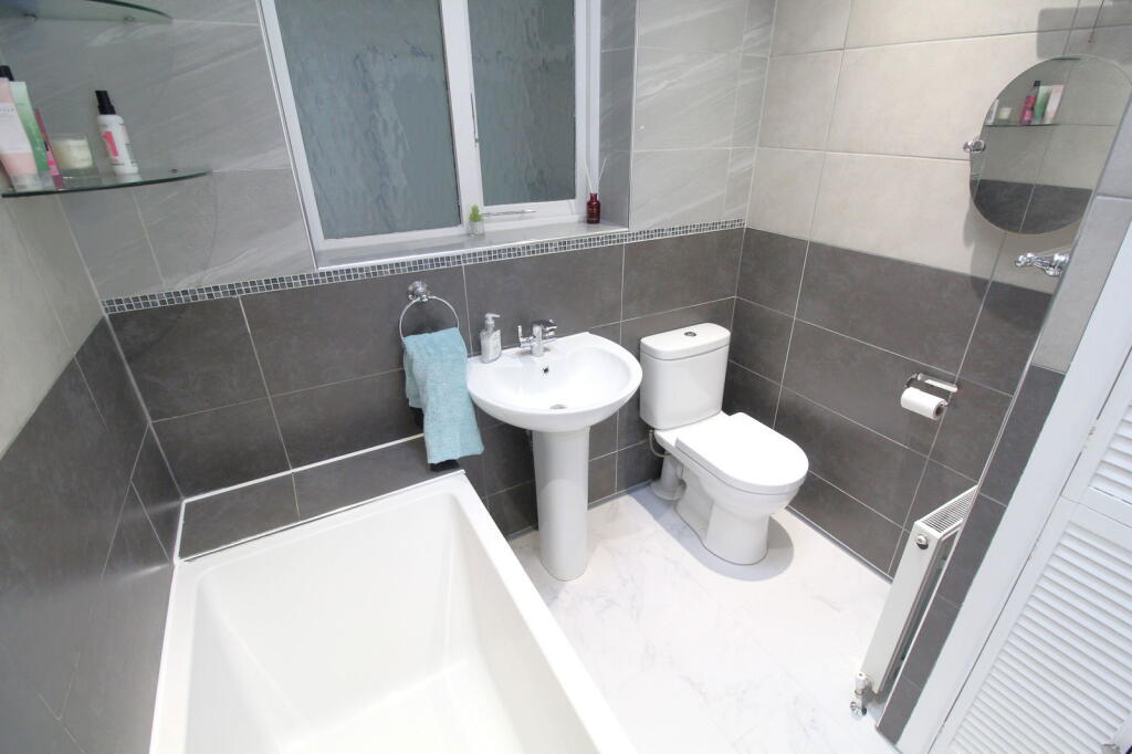 Additional image 7 of ROMSLEY, Eastleigh Drive