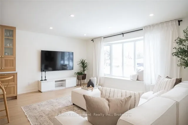 Additional image 16 of 3233 Lansdown Dr