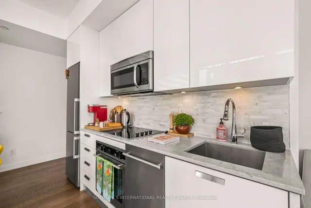 Additional image 9 of 42 Charles St Unit 1702
