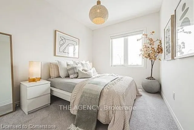 Additional image 39 of 525 Dundas St East