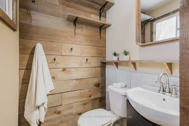 Additional image 17 of 2241 Melanie Crt