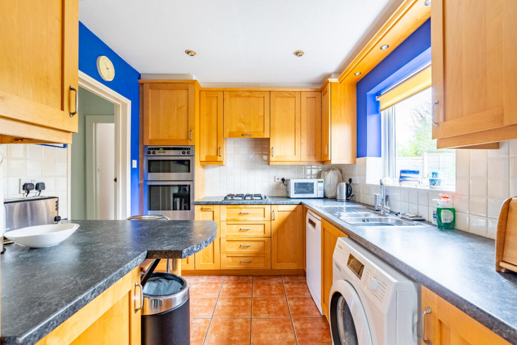 Additional image 8 of Carisbrooke Road, Harpenden, Hertfordshire, AL5