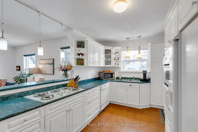 Additional image 8 of 224 Poyntz Ave