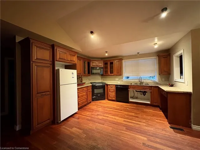 Additional image 5 of 715 Ross St