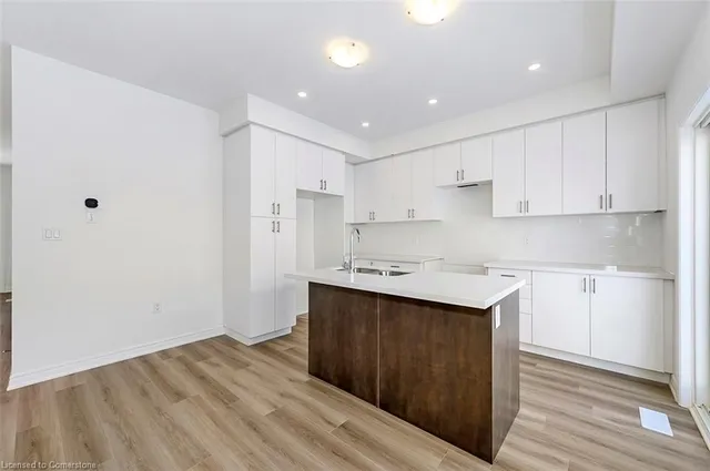 Additional image 14 of 205 Thames Way Unit 18