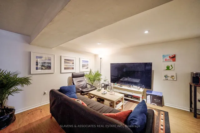 Additional image 29 of 557 Markham St