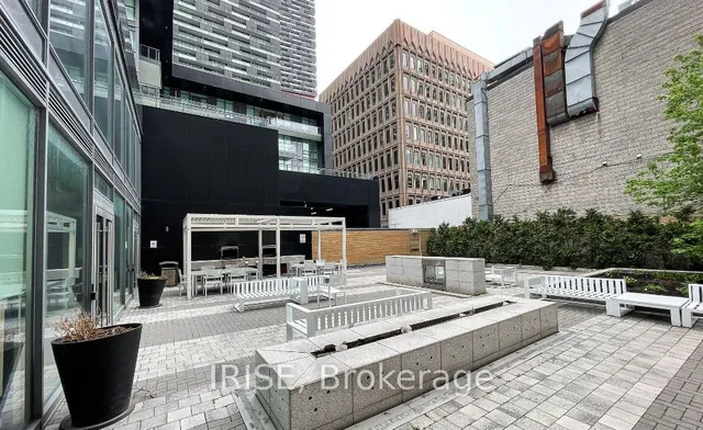 Additional image 33 of 30 Roehampton Ave Unit 610