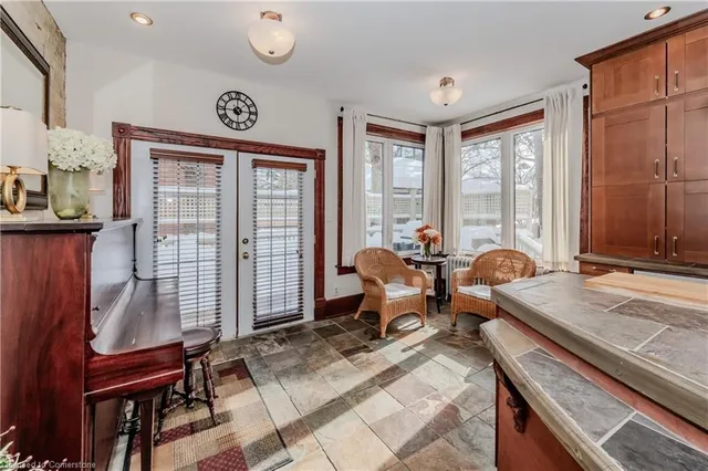 Additional image 15 of 33 Roland St