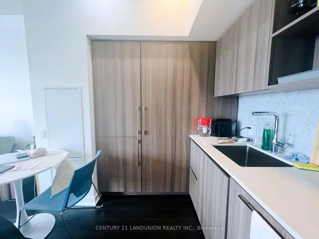 Additional image 11 of 17 Bathurst St Unit 3503