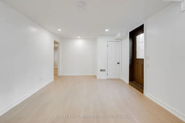 Additional image 12 of 3 Halfmoon Sq