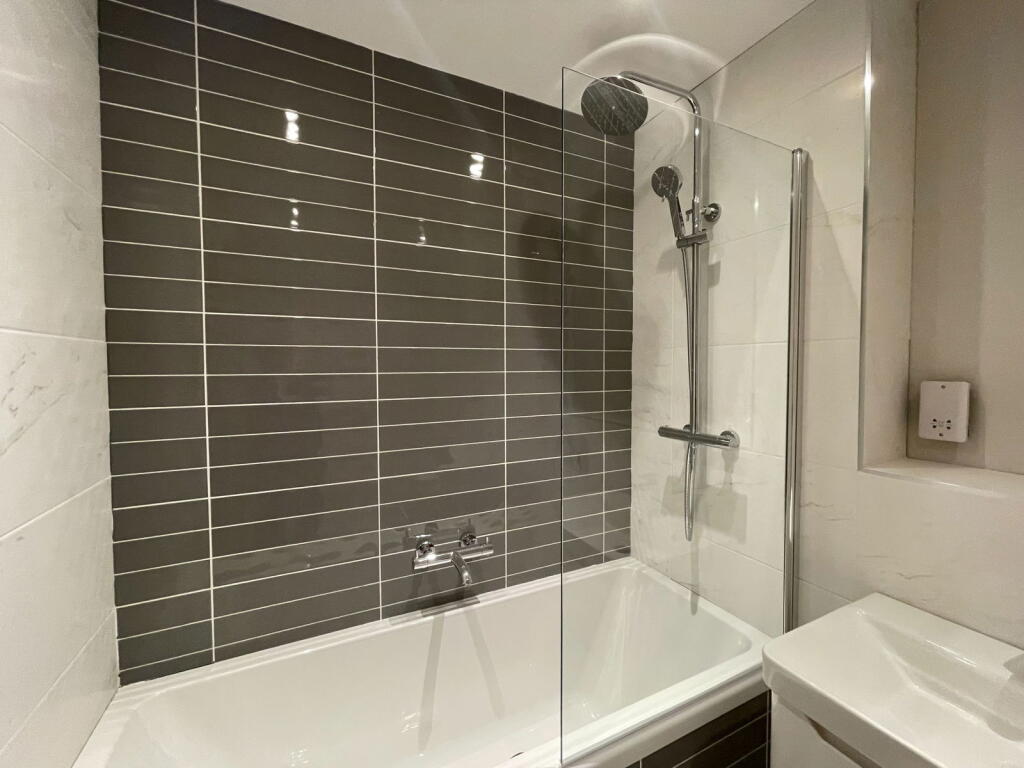 Additional image 4 of OAK TREE PLACE, Ground Floor Apartment, Shirley