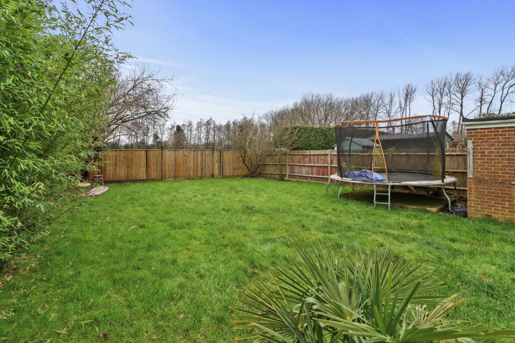 Additional image 23 of Swingate Cross, BN27