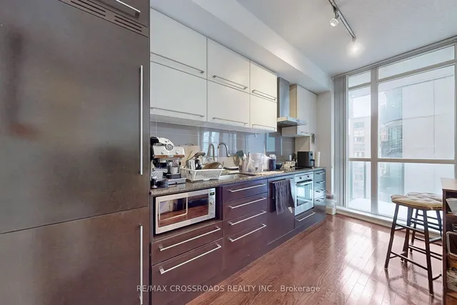 Additional image 8 of 770 Bay St Unit 1507