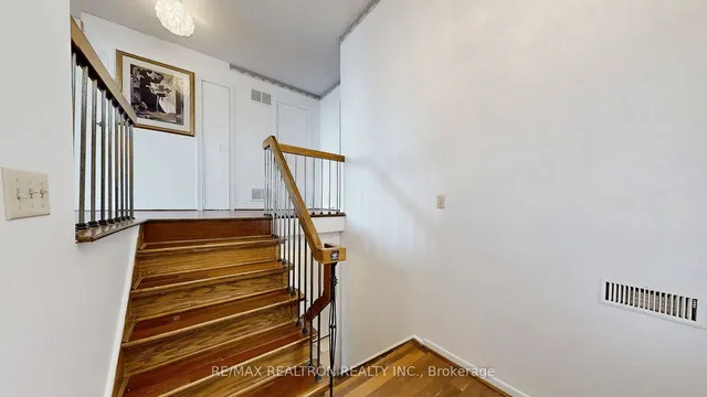 Additional image 34 of 7 Roughfield Cres