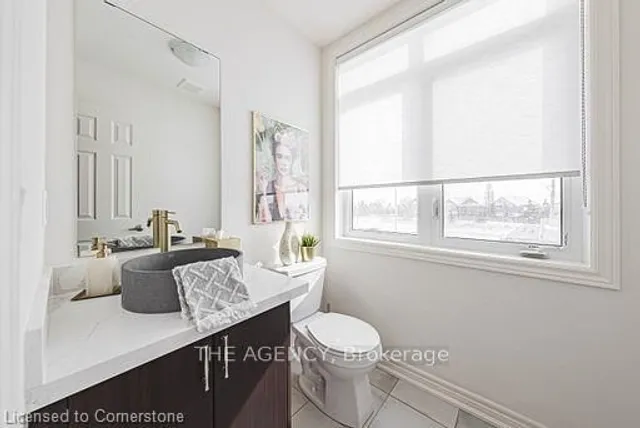 Additional image 11 of 525 Dundas St East