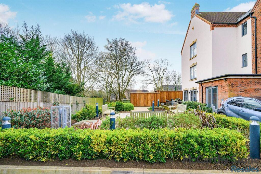 Additional image 27 of Great North Road, Hatfield