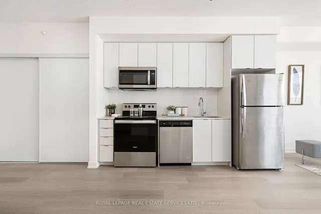 Additional image 15 of 859 The Queensway Unit 911