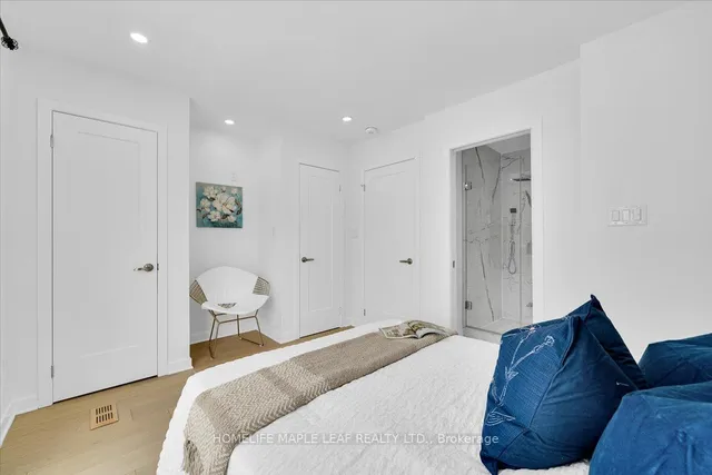 Additional image 22 of 386 Coxwell Ave