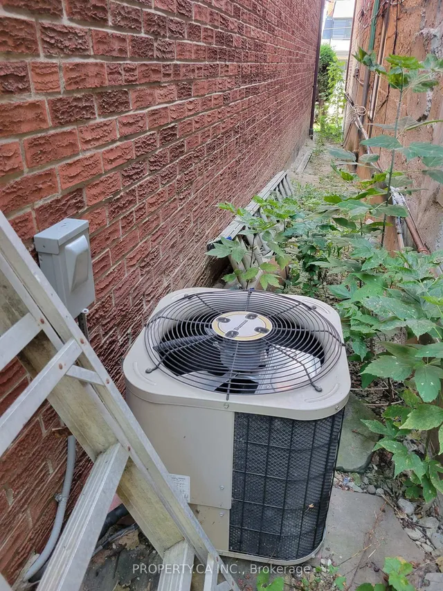 Additional image 19 of 2098 Dufferin St