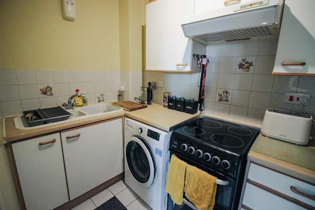 Additional image 4 of Aldridge Close, Birchmoor, Tamworth