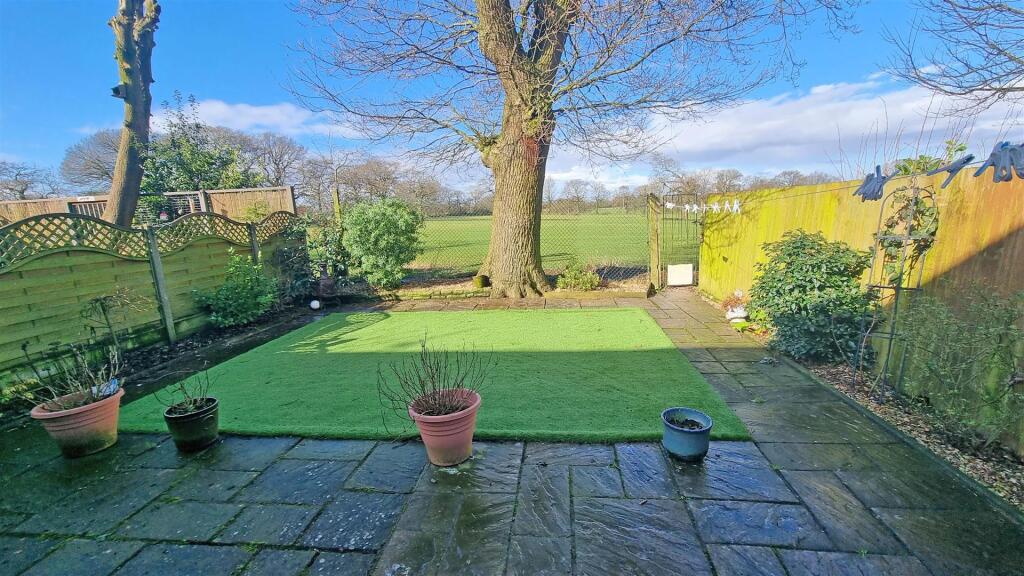 Additional image 8 of Woodleaves, Hollywood