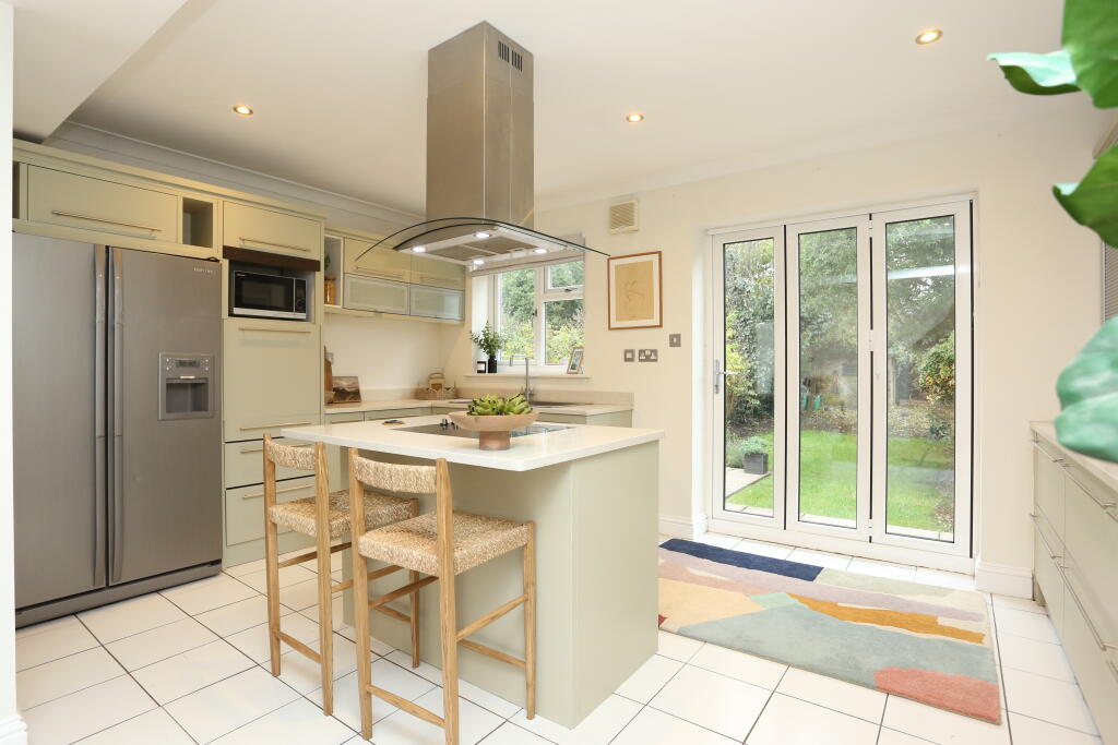 Additional image 5 of Hayes Wood Avenue, Bromley, BR2