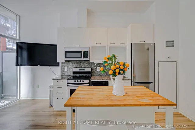 Additional image 19 of 36 Lisgar St Unit 306