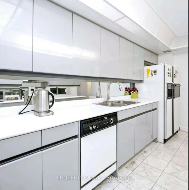 Additional image 12 of 33 University Ave Unit 1109