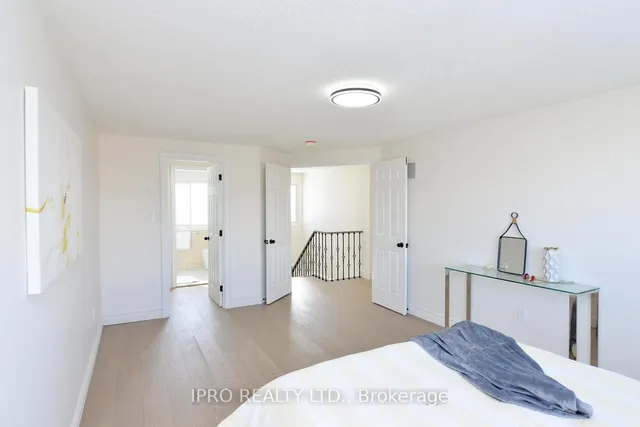 Additional image 24 of 14 Paramount Pl