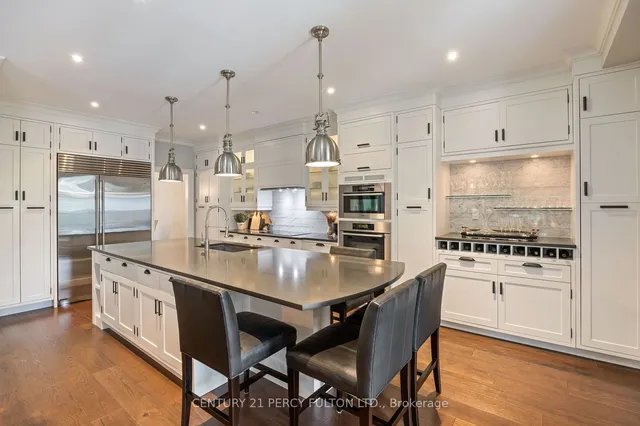 Additional image 16 of 990 John Watt Blvd