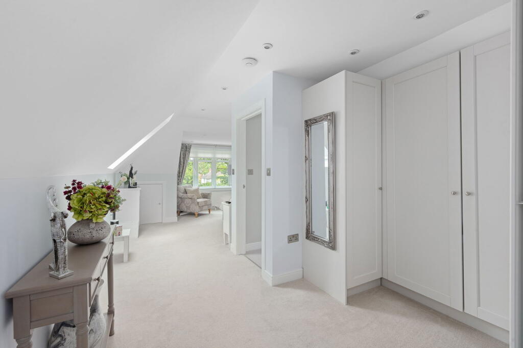 Additional image 29 of Hayes Chase, West Wickham, BR4