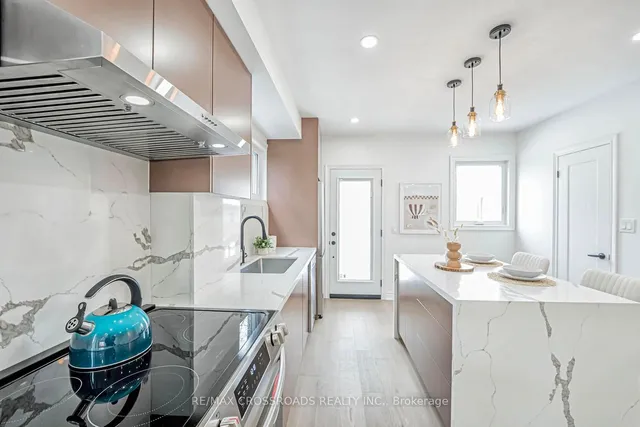 Additional image 5 of 548 Glebeholme Blvd